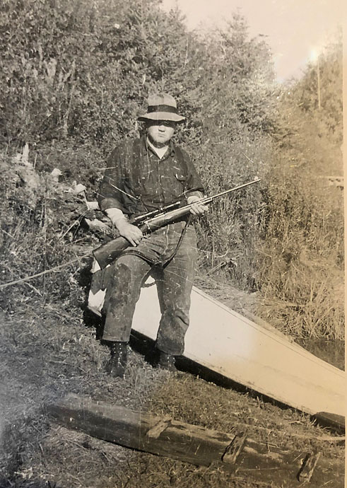 Elmer Hurelle hunting in Washington early 1900s