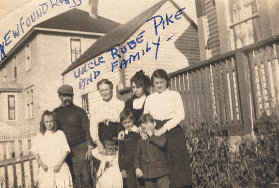 Reuben Pike and family about 1920