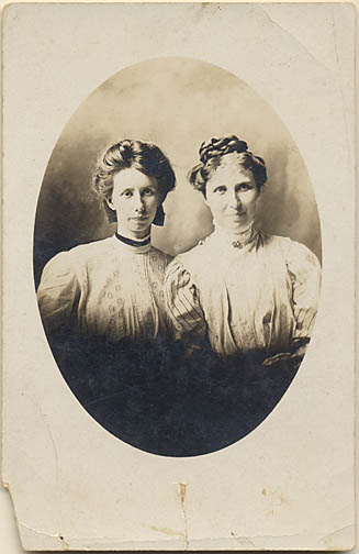 Idella Mathews with her mother Josephine Pease Mathews on photo post card