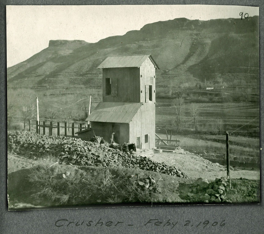 1906 crusher building
