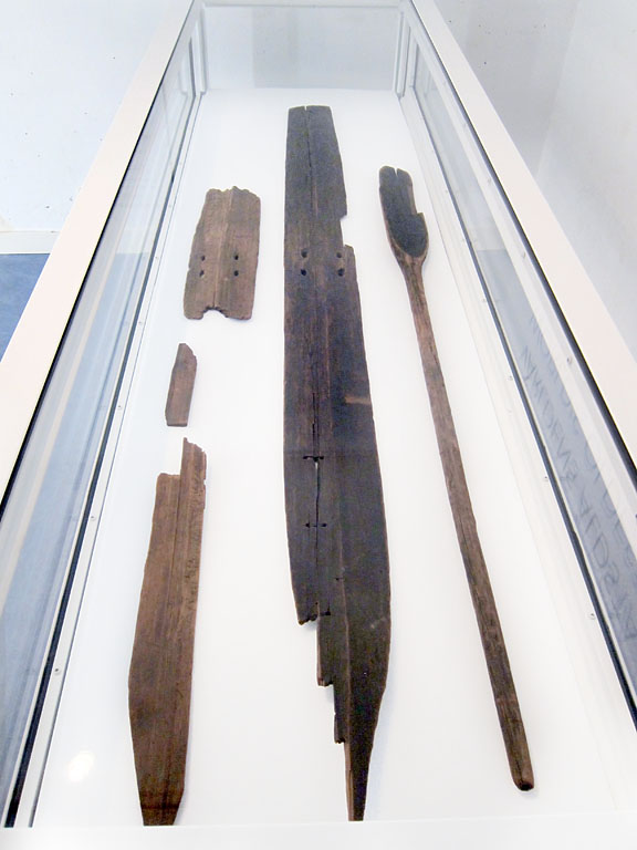 5200 year old Skis